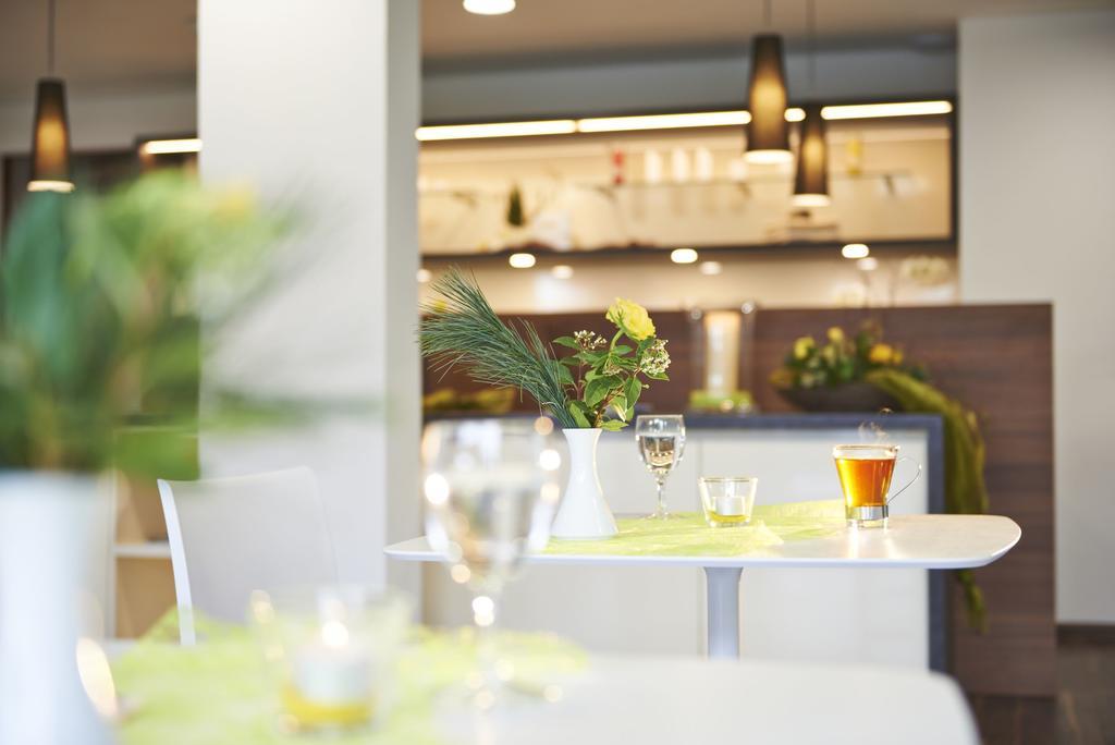 Kreuz-Post Hotel-Restaurant-Spa Vogtsburg Eksteriør billede
