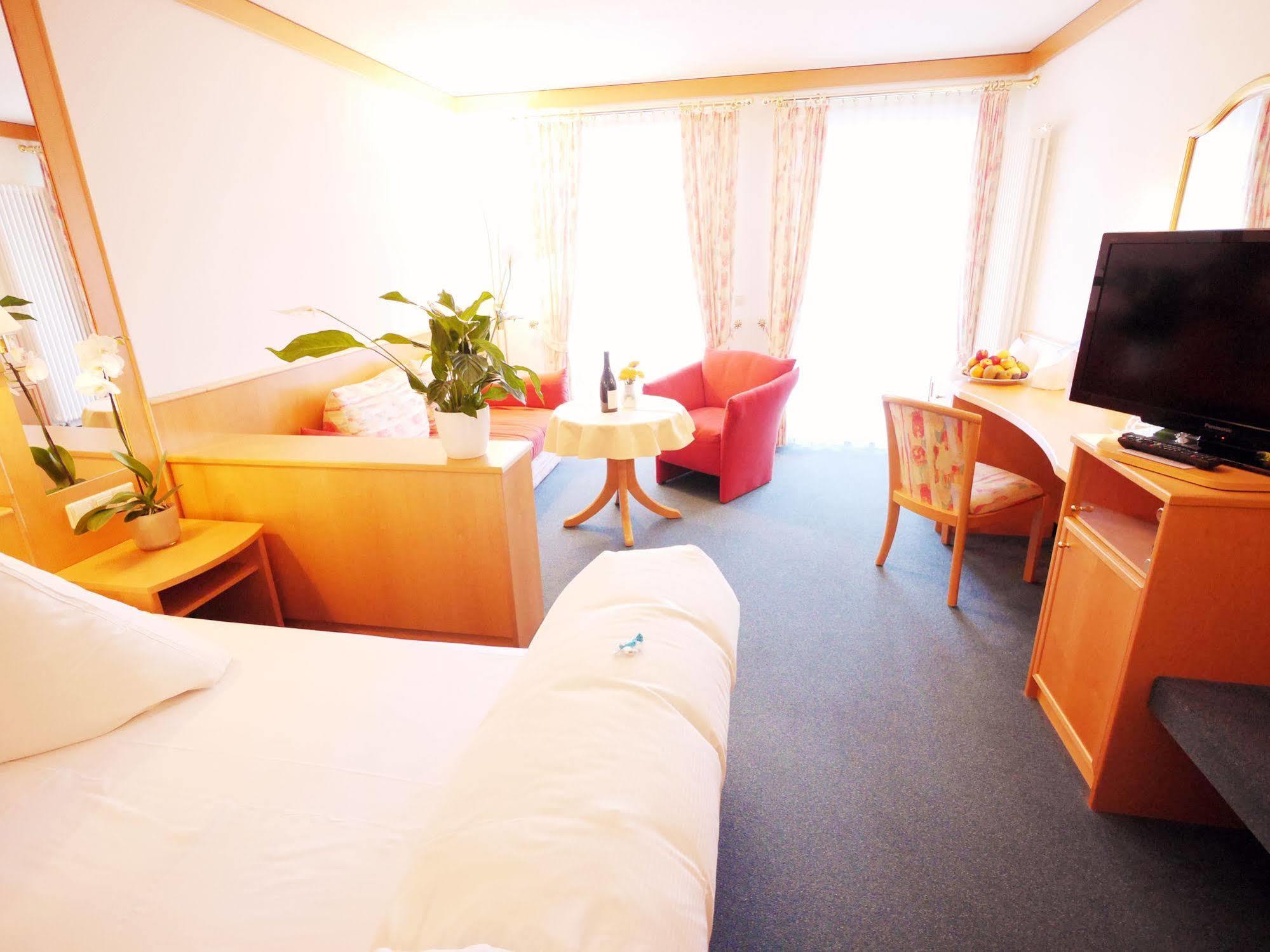 Kreuz-Post Hotel-Restaurant-Spa Vogtsburg Eksteriør billede