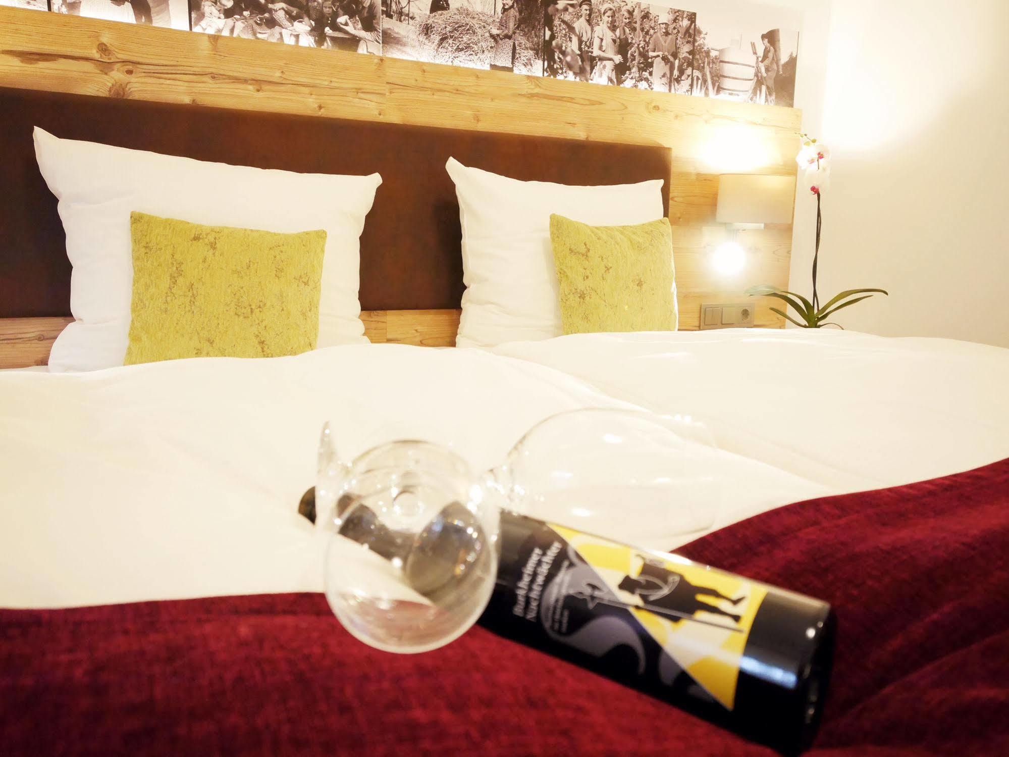 Kreuz-Post Hotel-Restaurant-Spa Vogtsburg Eksteriør billede