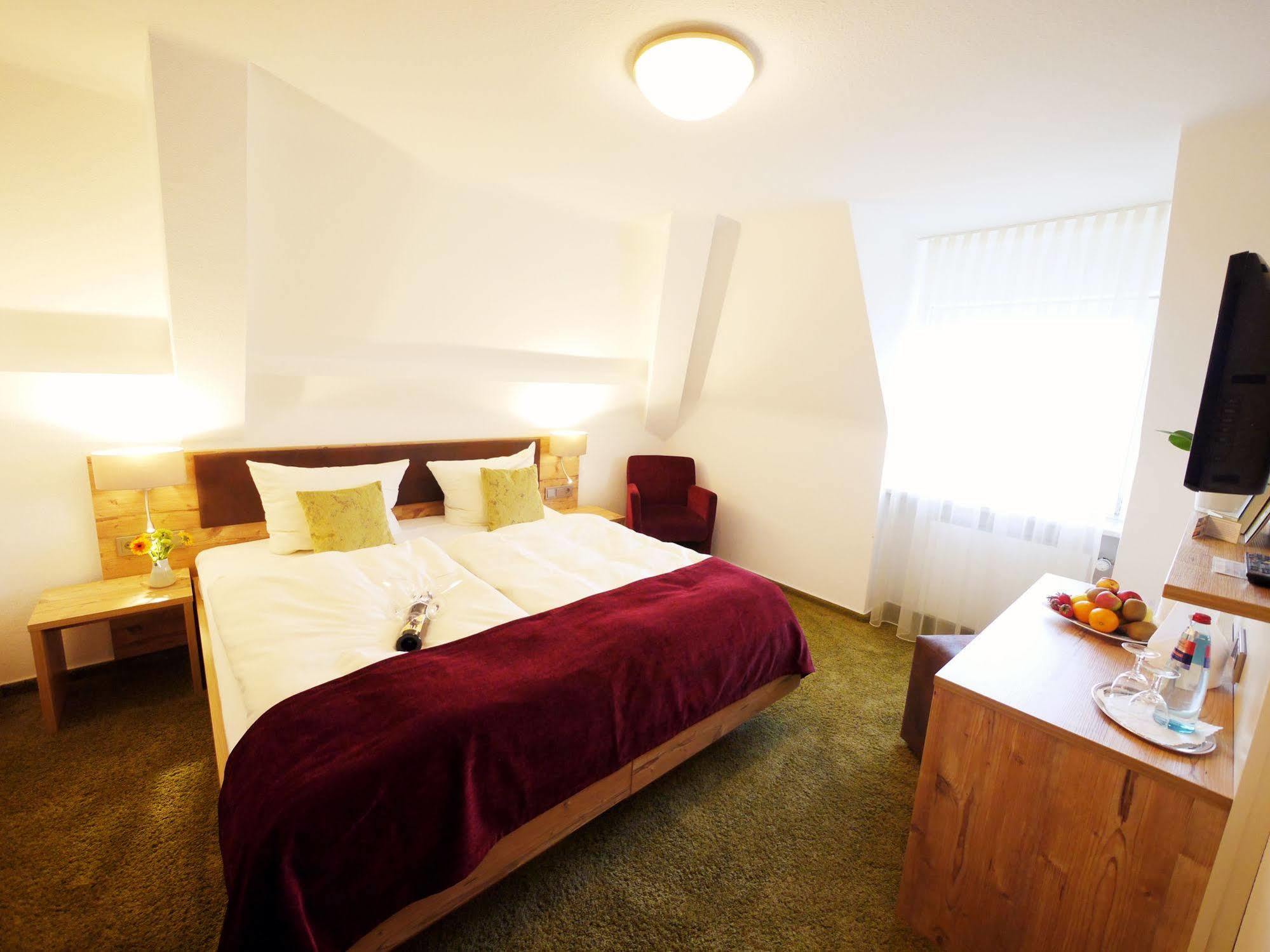Kreuz-Post Hotel-Restaurant-Spa Vogtsburg Eksteriør billede